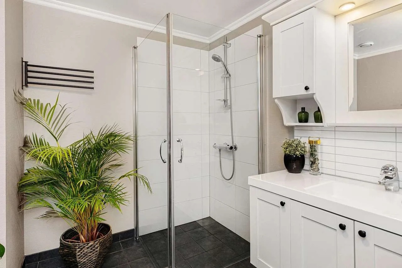 Bathroom Tiles: Expert Guide to Selection & Install